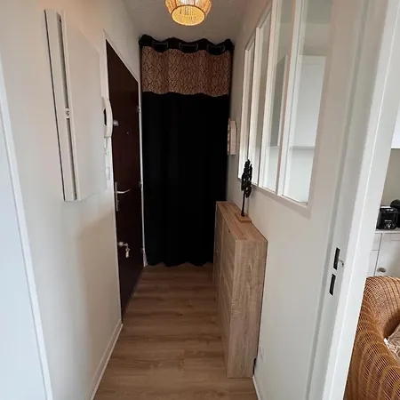 Proche - 2 Pieces Balcon Au Sud *