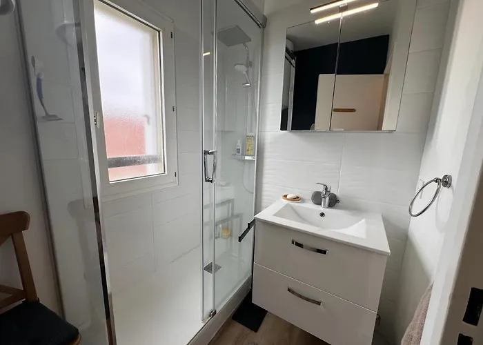 Proche - 2 Pieces Balcon Au Sud